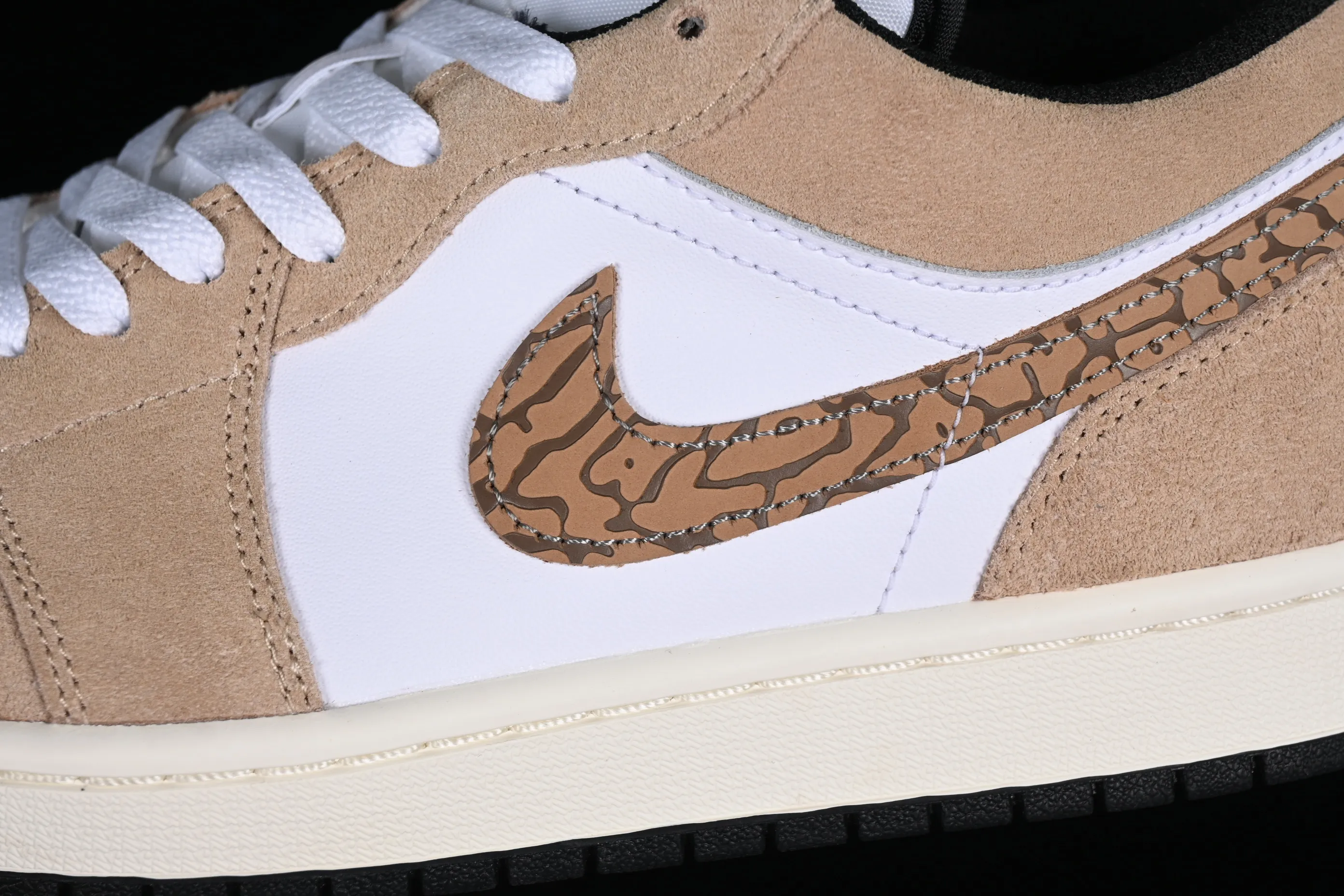 All categories Air Jordan Jordan series basketball shoes Air Jordan 1 Low G version pure original Air Jordan 1 Low AJ1 Joe 1 white and yellow burst pattern low-top cultural casual sneakers DZ4130-201